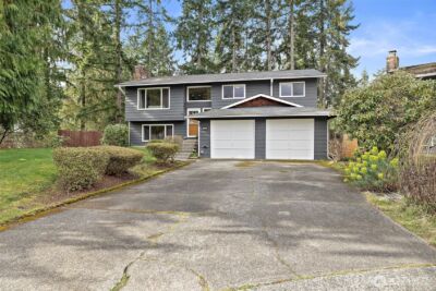 927 217th Street SW, Bothell, WA 98021 - Photo 2