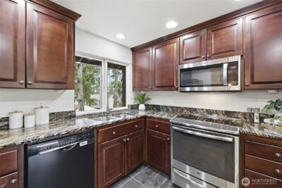 927 217th Street SW, Bothell, WA 98021 - Photo 10