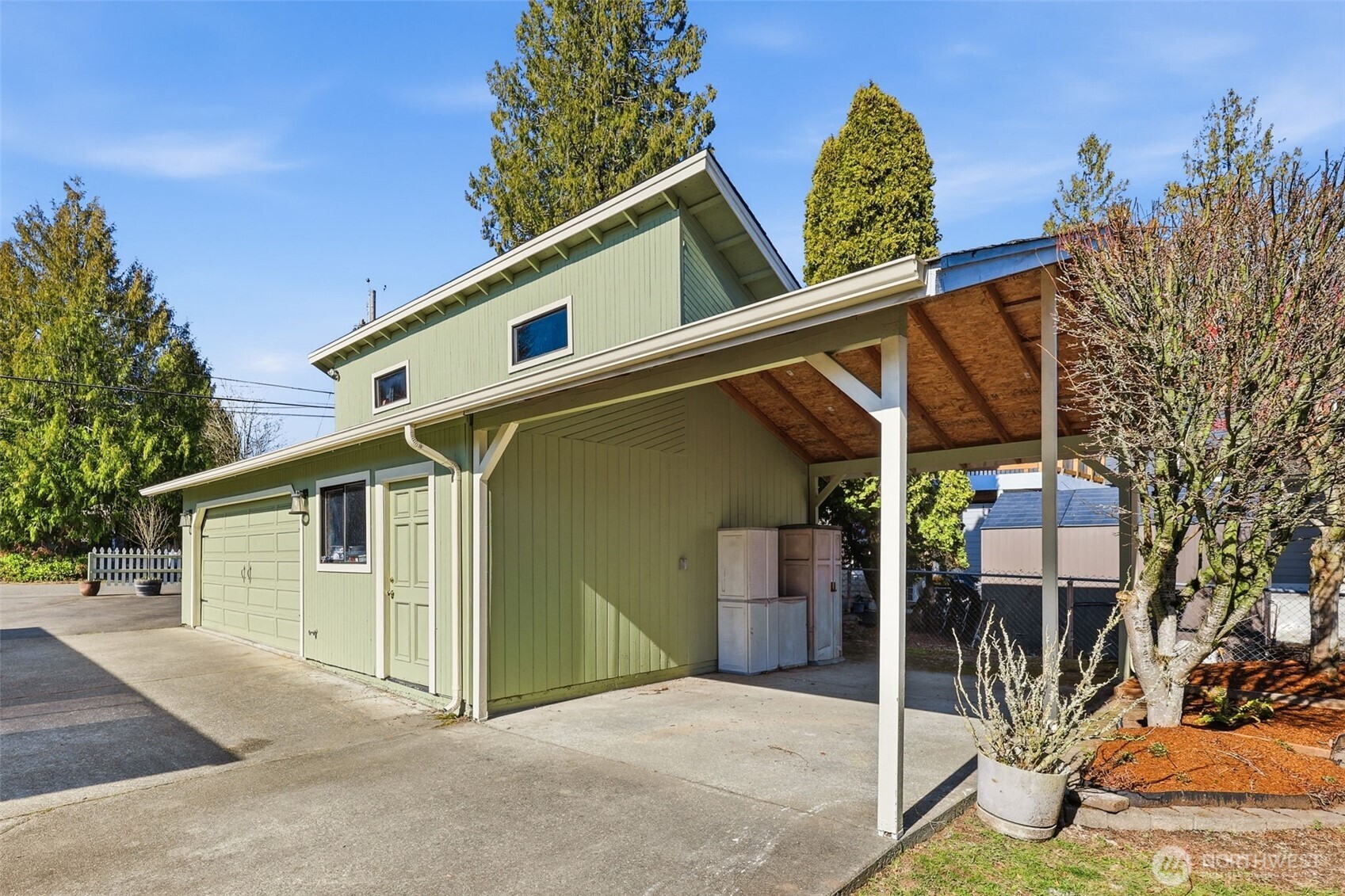 5322 S Island Drive E, Bonney Lake, WA 98391