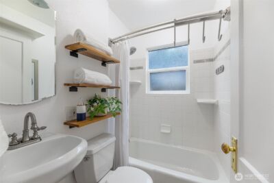 1046 NE 97th Street , Seattle, WA 98115 - Photo 6