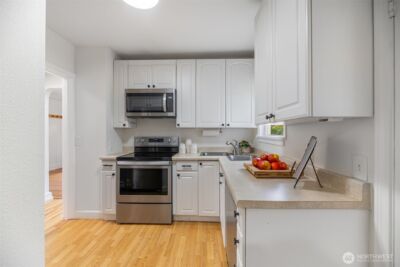 1046 NE 97th Street , Seattle, WA 98115 - Photo 9