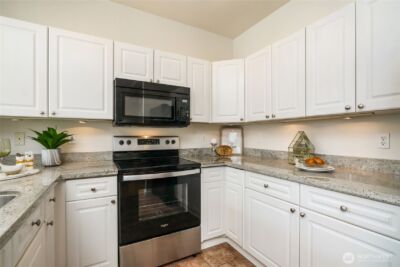 18606 NE 57th Street , Redmond, WA 98052 - Photo 11