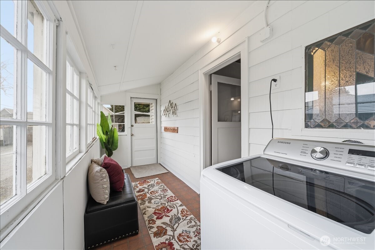 203 17th Street NW, Puyallup, WA 98371