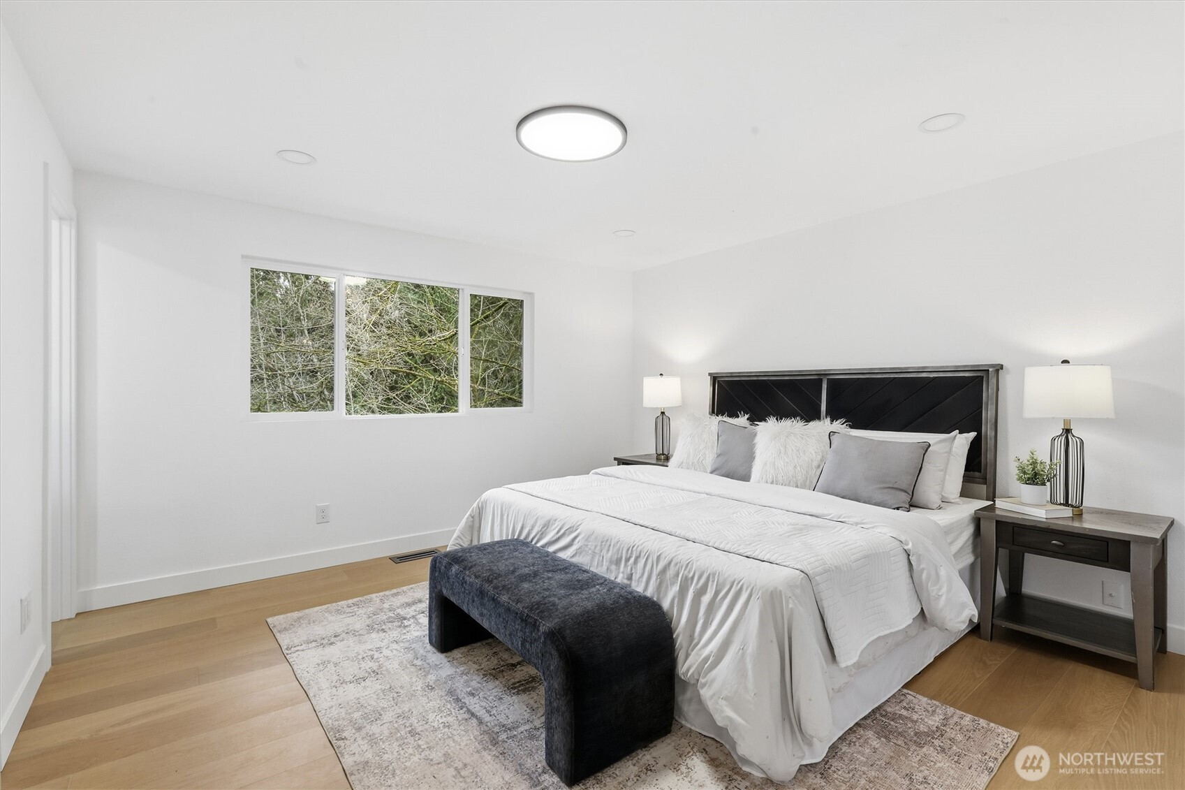 10500 NE 136th Place , Kirkland, WA 98034