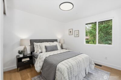 10500 NE 136th Place , Kirkland, WA 98034 - Photo 15