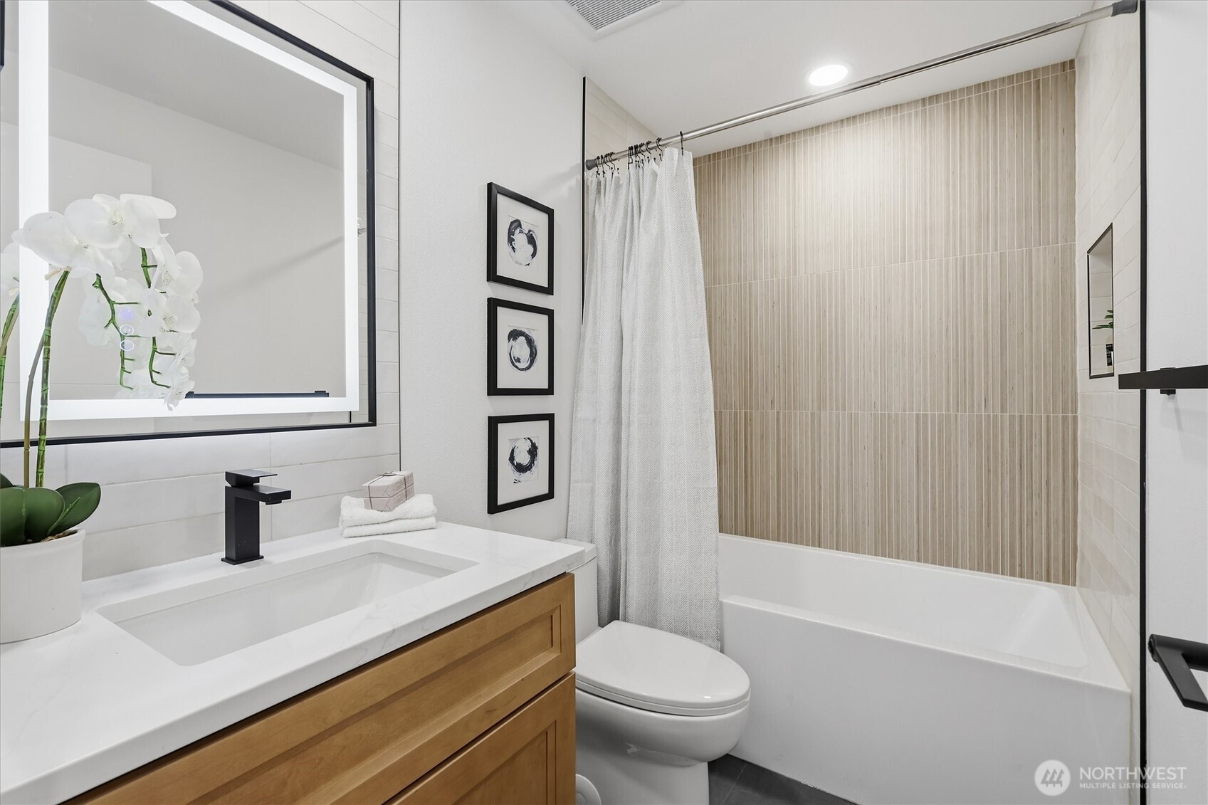 10500 NE 136th Place , Kirkland, WA 98034