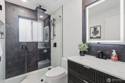 10500 NE 136th Place , Kirkland, WA 98034 - Photo 22