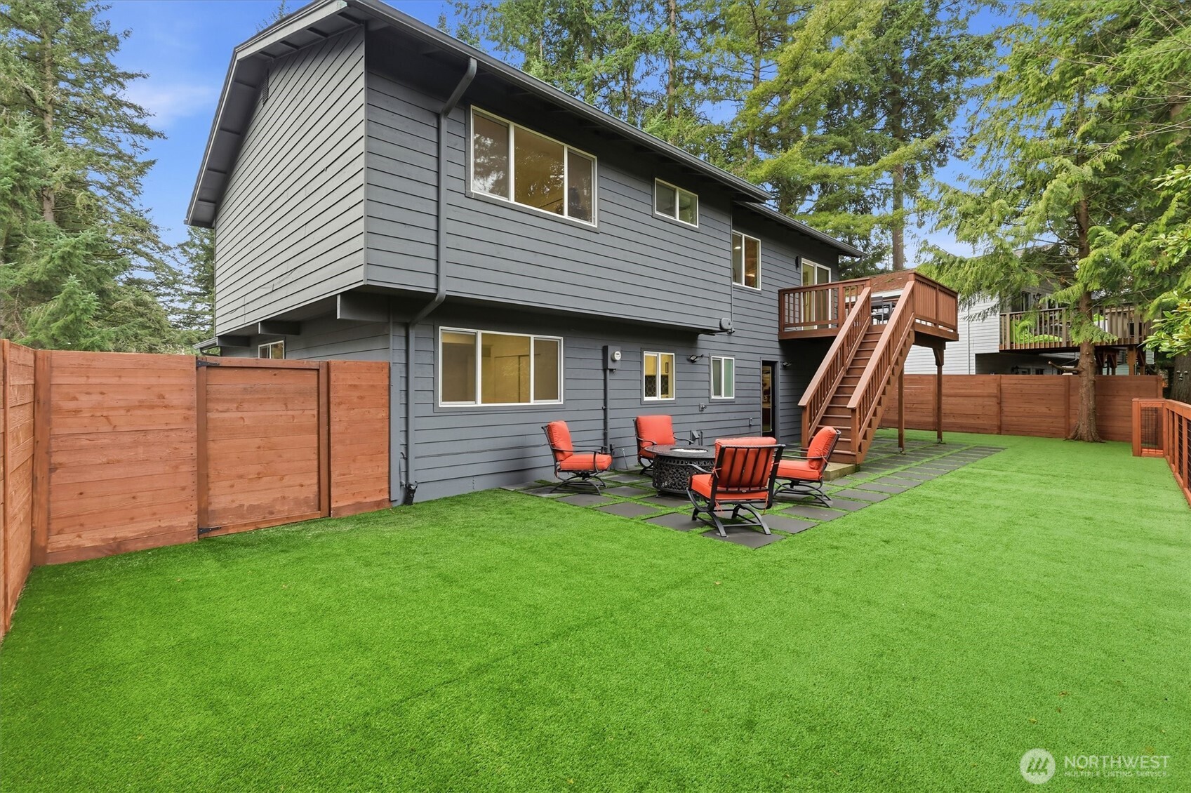 10500 NE 136th Place , Kirkland, WA 98034