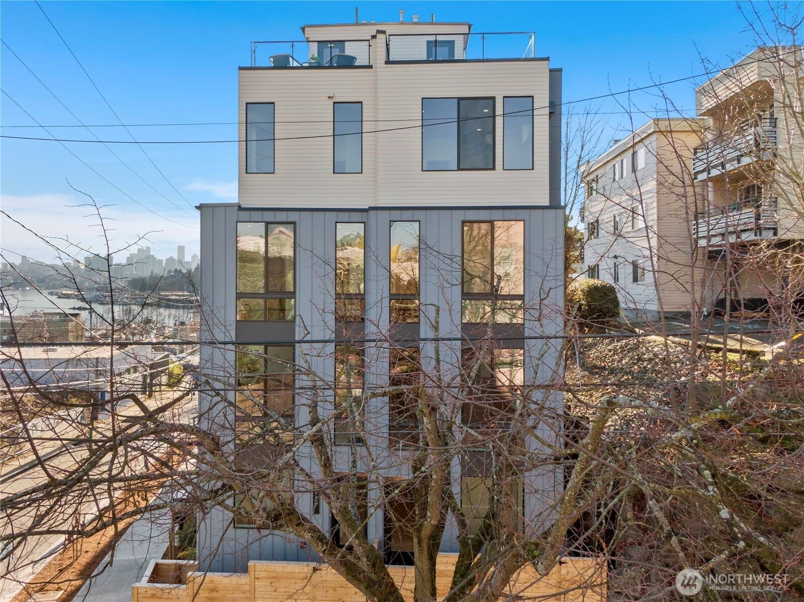 953 N 35th Street , Seattle, WA 98103