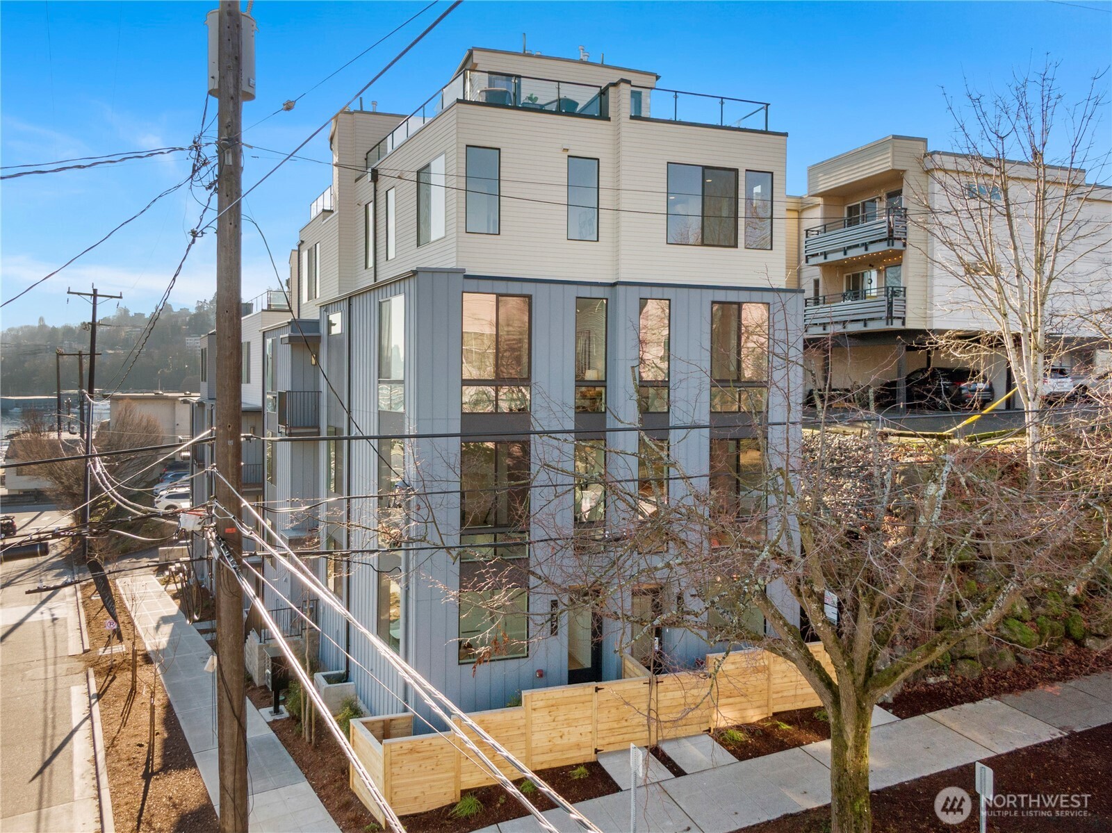 953 N 35th Street , Seattle, WA 98103