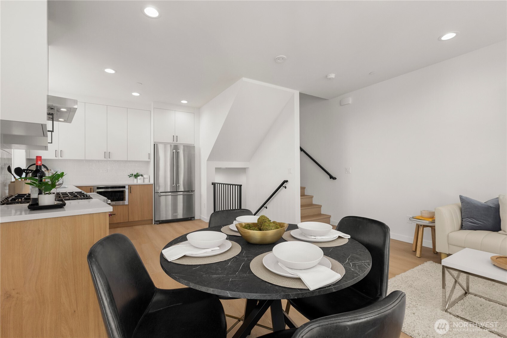 953 N 35th Street , Seattle, WA 98103