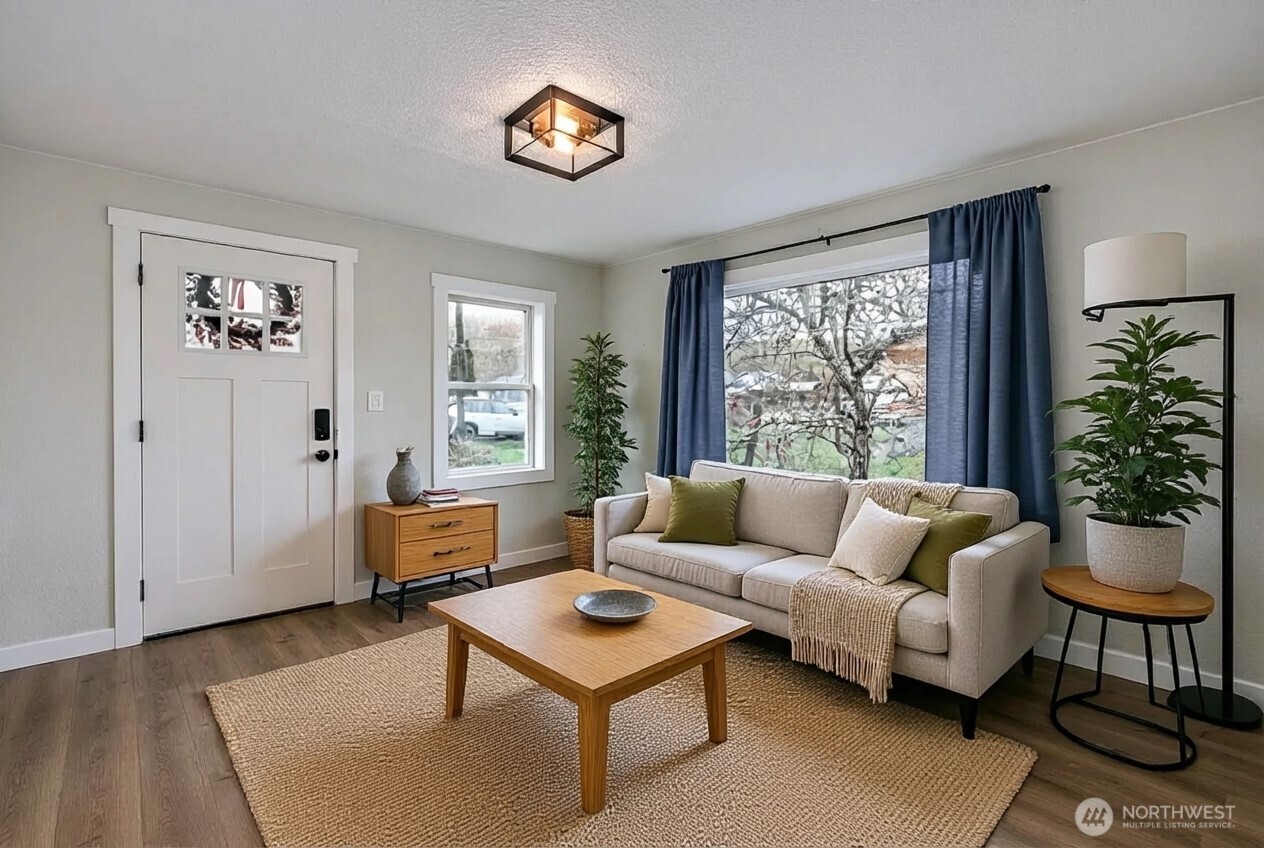 1513 NE Echo Drive , Bremerton, WA 98311