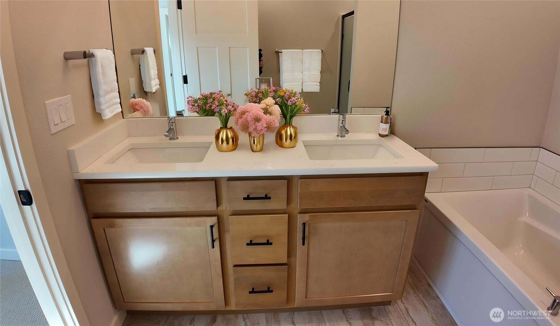 33 E Michelle Court , Union, WA 98592