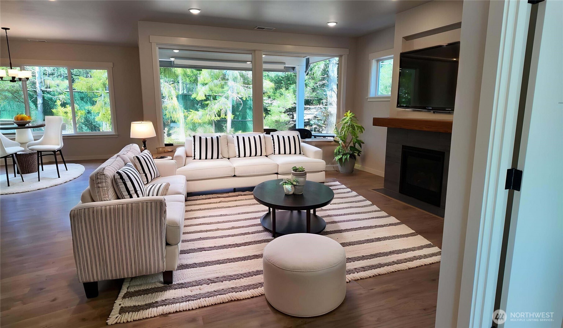 33 E Michelle Court , Union, WA 98592