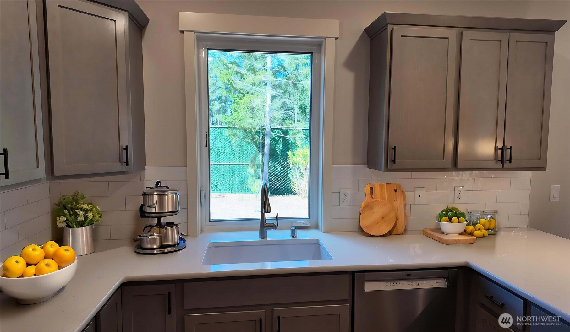 33 E Michelle Court , Union, WA 98592