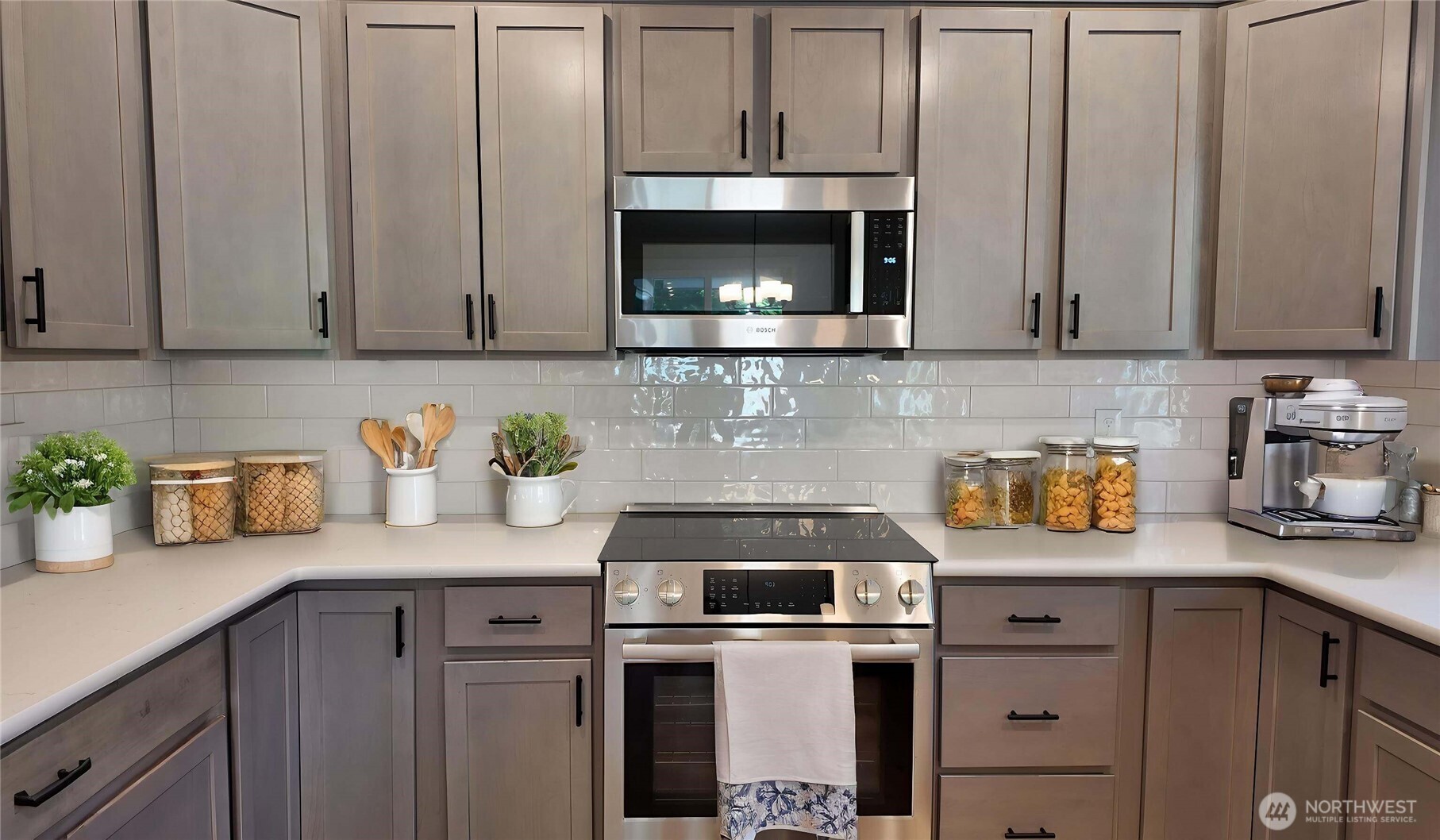 33 E Michelle Court , Union, WA 98592