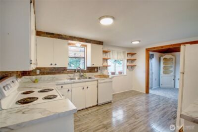 1610 Avon Avenue , Burlington, WA 98233 - Photo 11