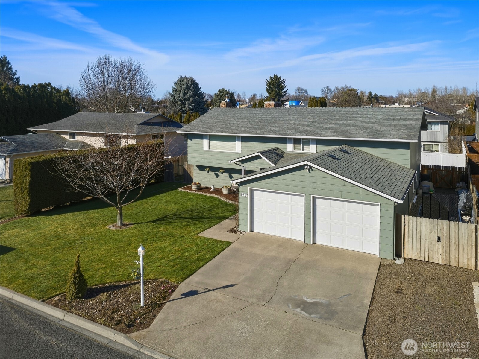 1267 SE Constitution Drive , College Place, WA 99324