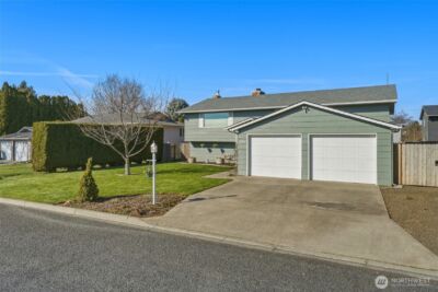 1267 SE Constitution Drive , College Place, WA 99324 - Photo 4
