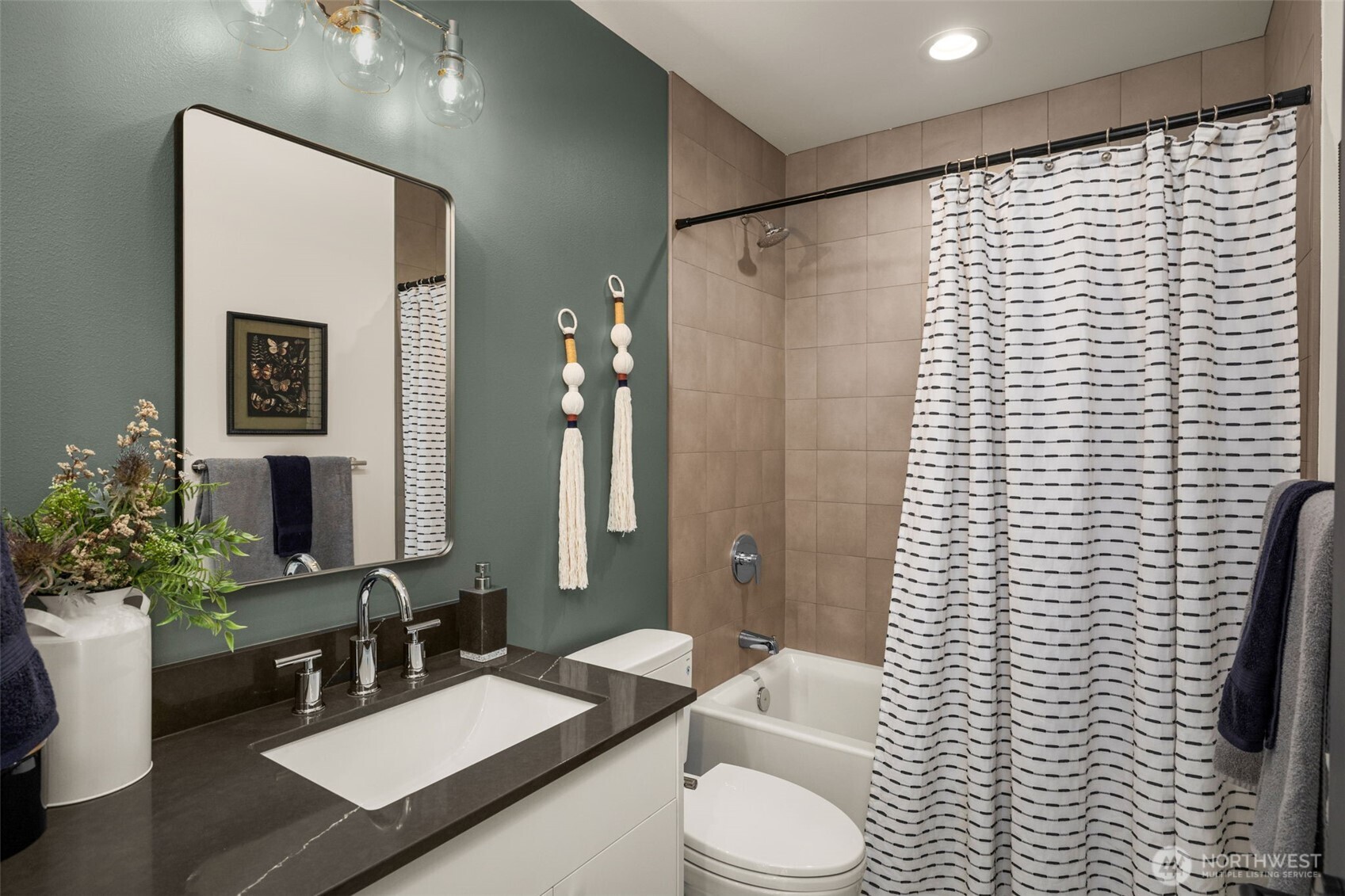 113 24th Avenue E #A, Seattle, WA 98112