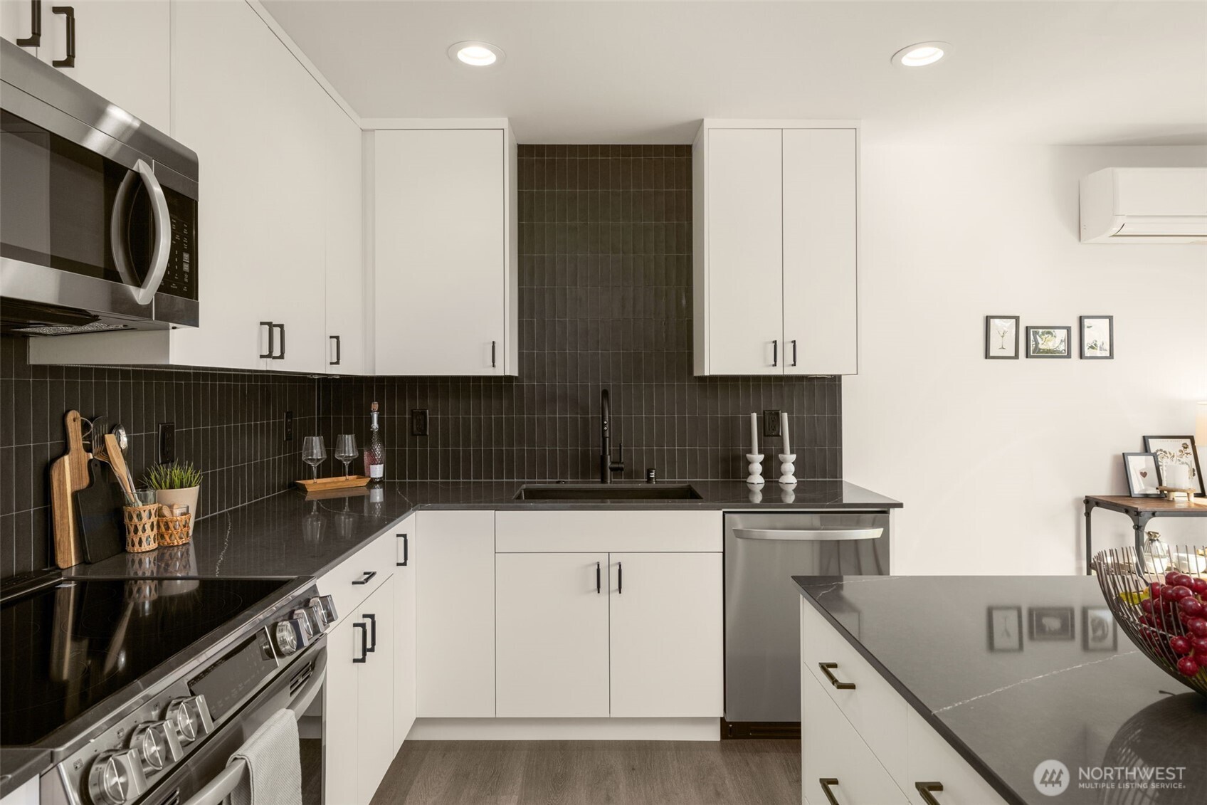 113 24th Avenue E #A, Seattle, WA 98112