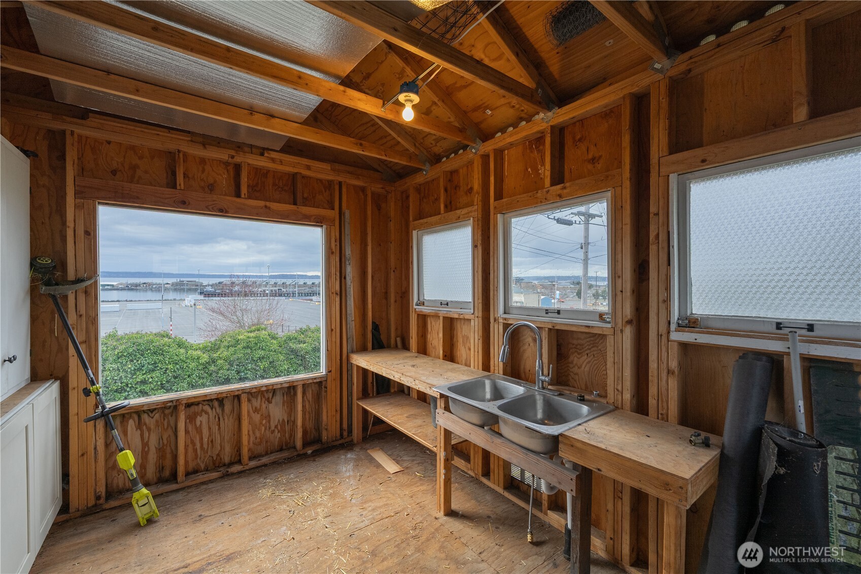 2302 Grand Avenue , Everett, WA 98201