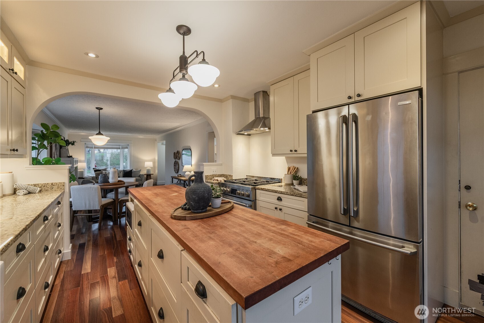 2302 Grand Avenue , Everett, WA 98201