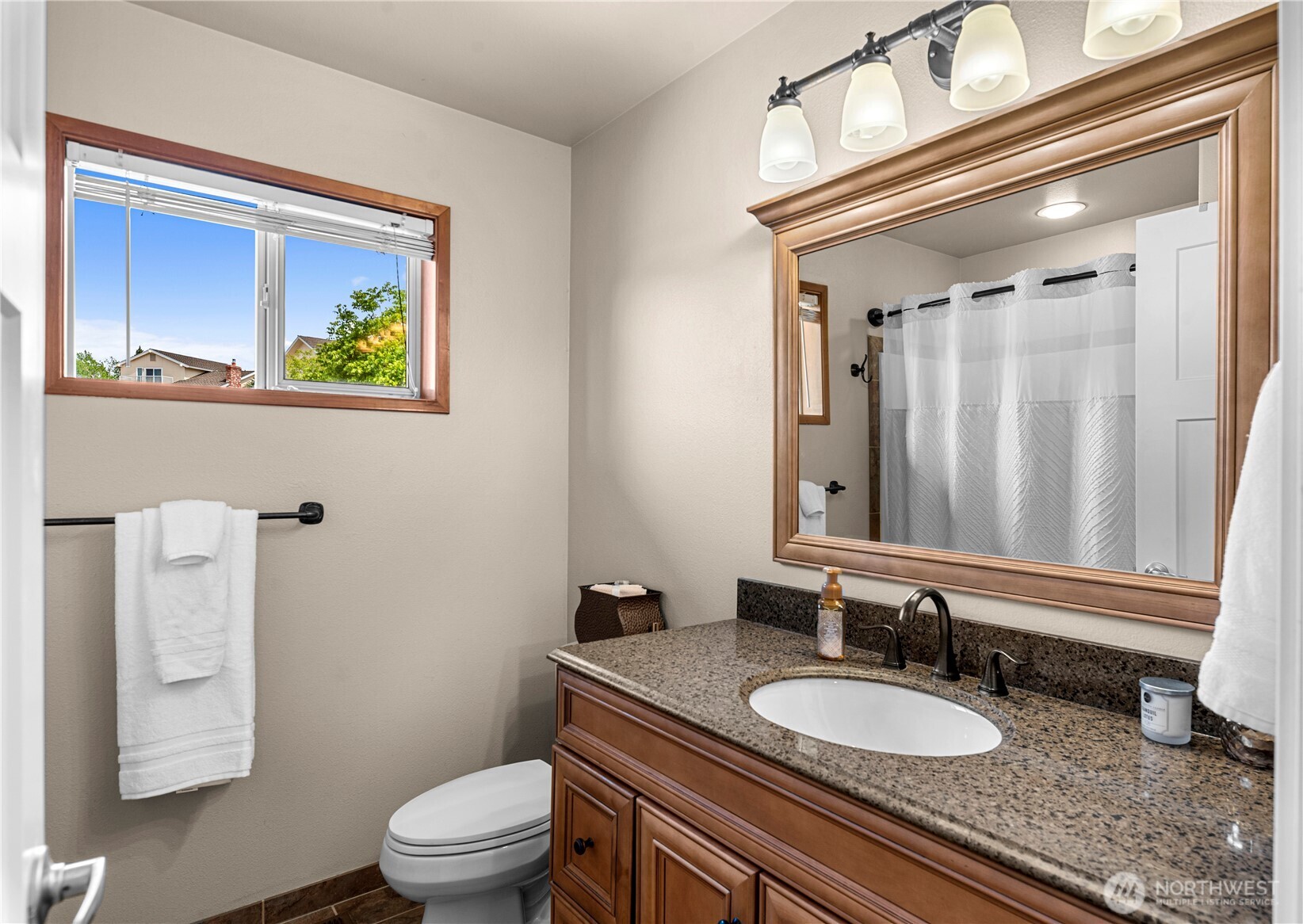 2336 Grand Avenue , East Wenatchee, WA 98802