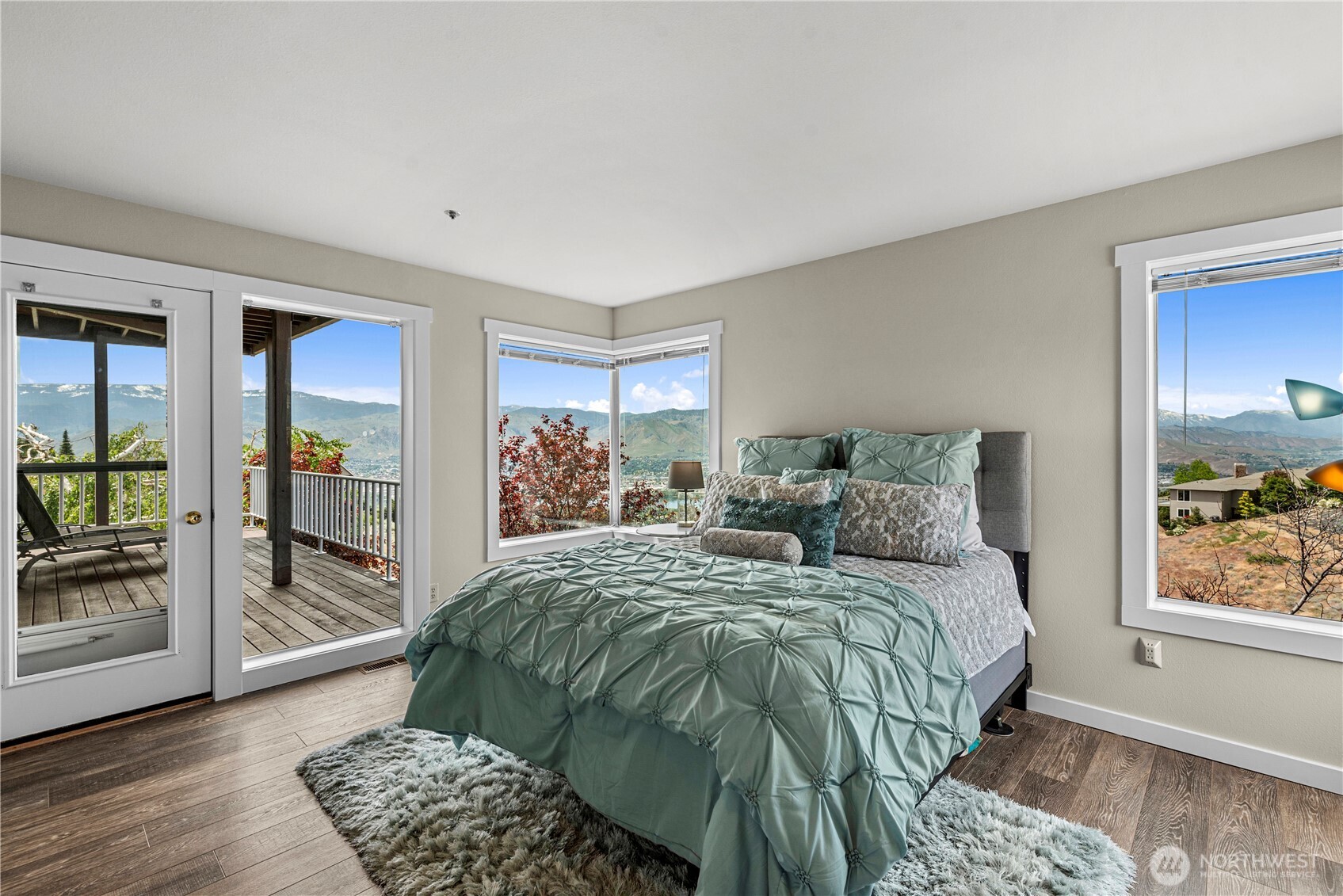 2336 Grand Avenue , East Wenatchee, WA 98802