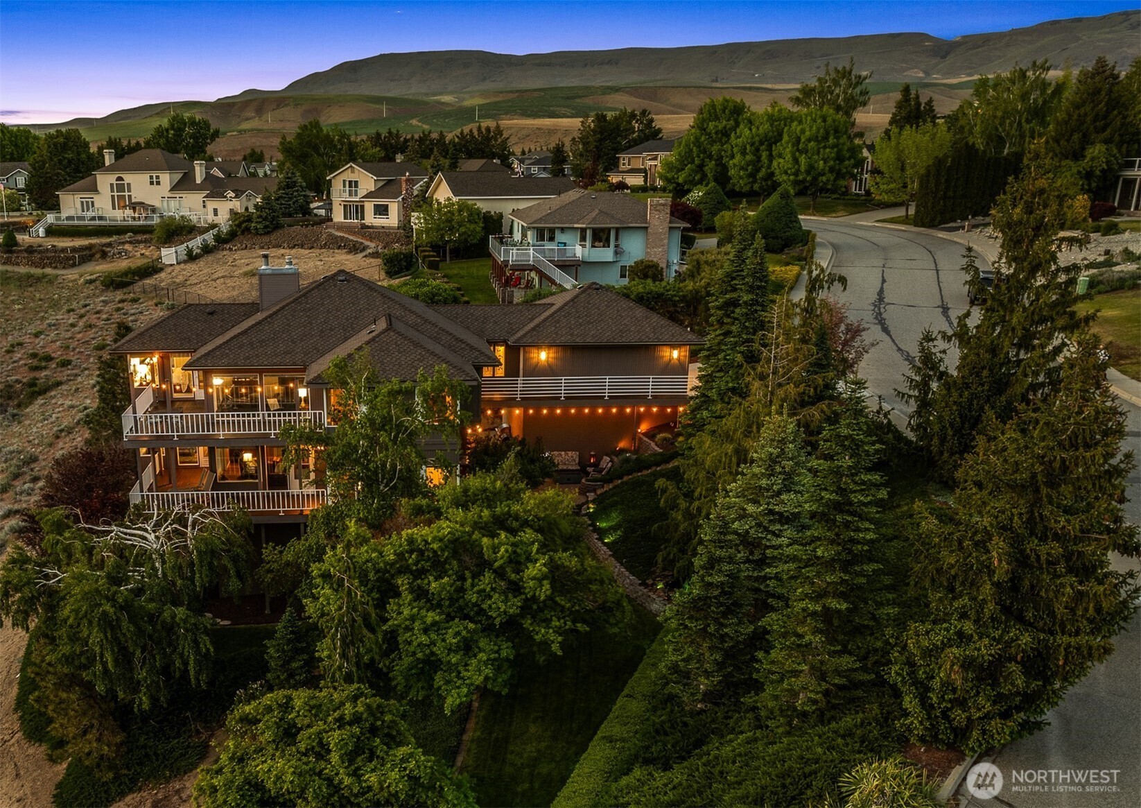 2336 Grand Avenue , East Wenatchee, WA 98802