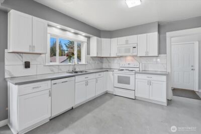 331 100th Street S, Parkland, WA 98444 - Photo 8