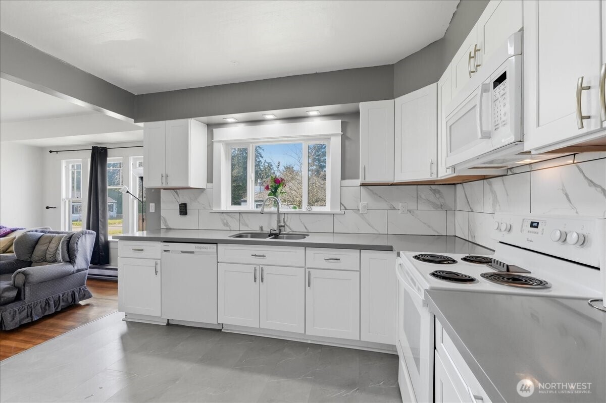 331 100th Street S, Parkland, WA 98444