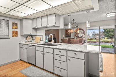 1301 S Third Avenue #15D, Sequim, WA 98382 - Photo 3