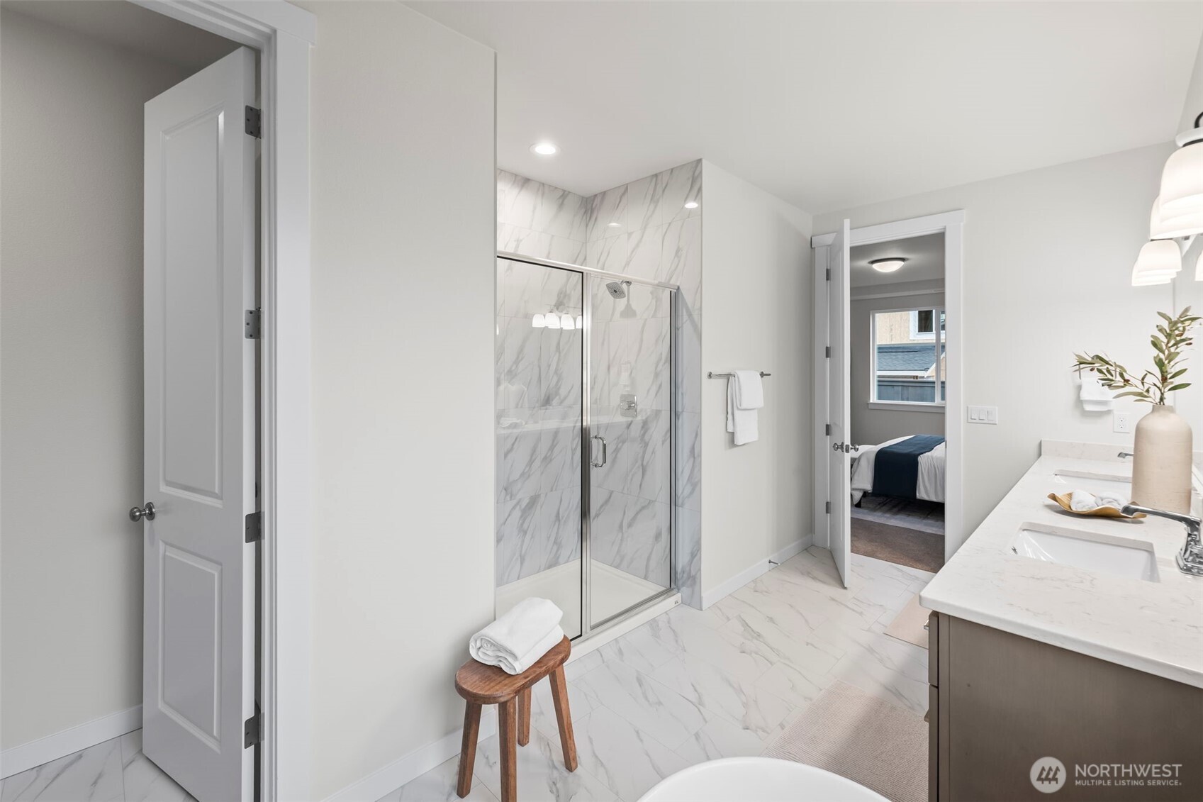 1595 Lockridge Loop E, Enumclaw, WA 98022