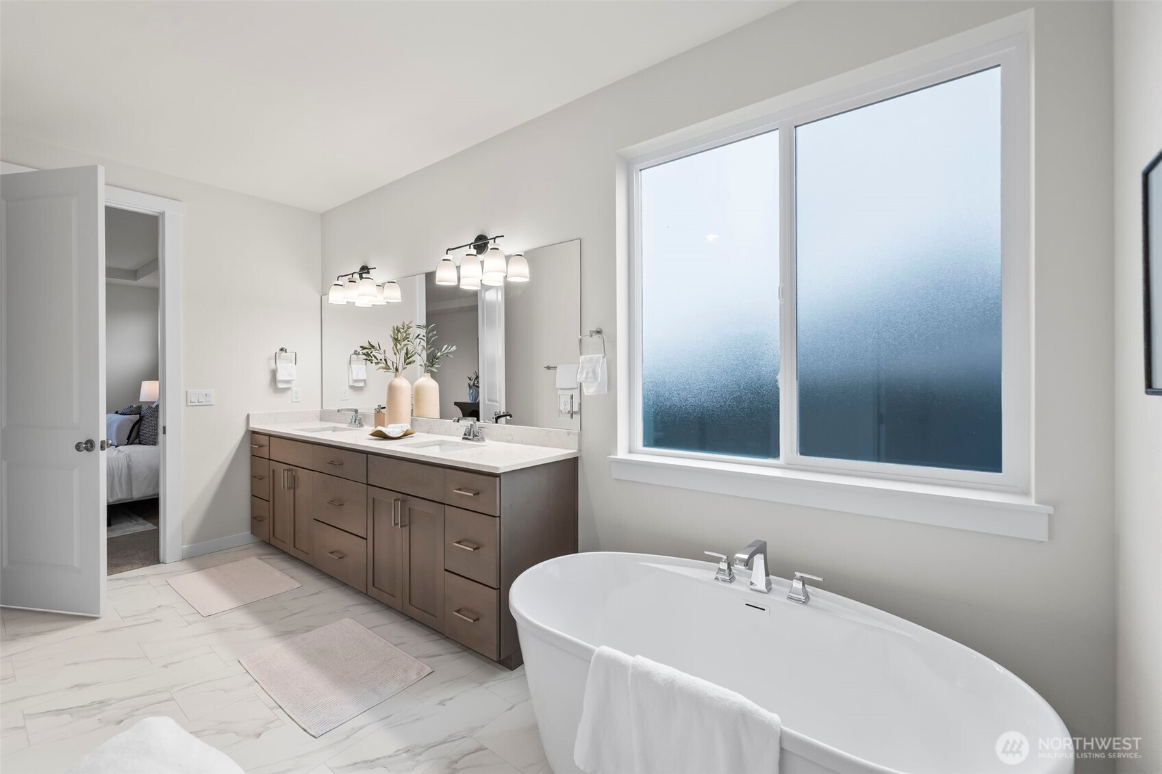 1595 Lockridge Loop E, Enumclaw, WA 98022