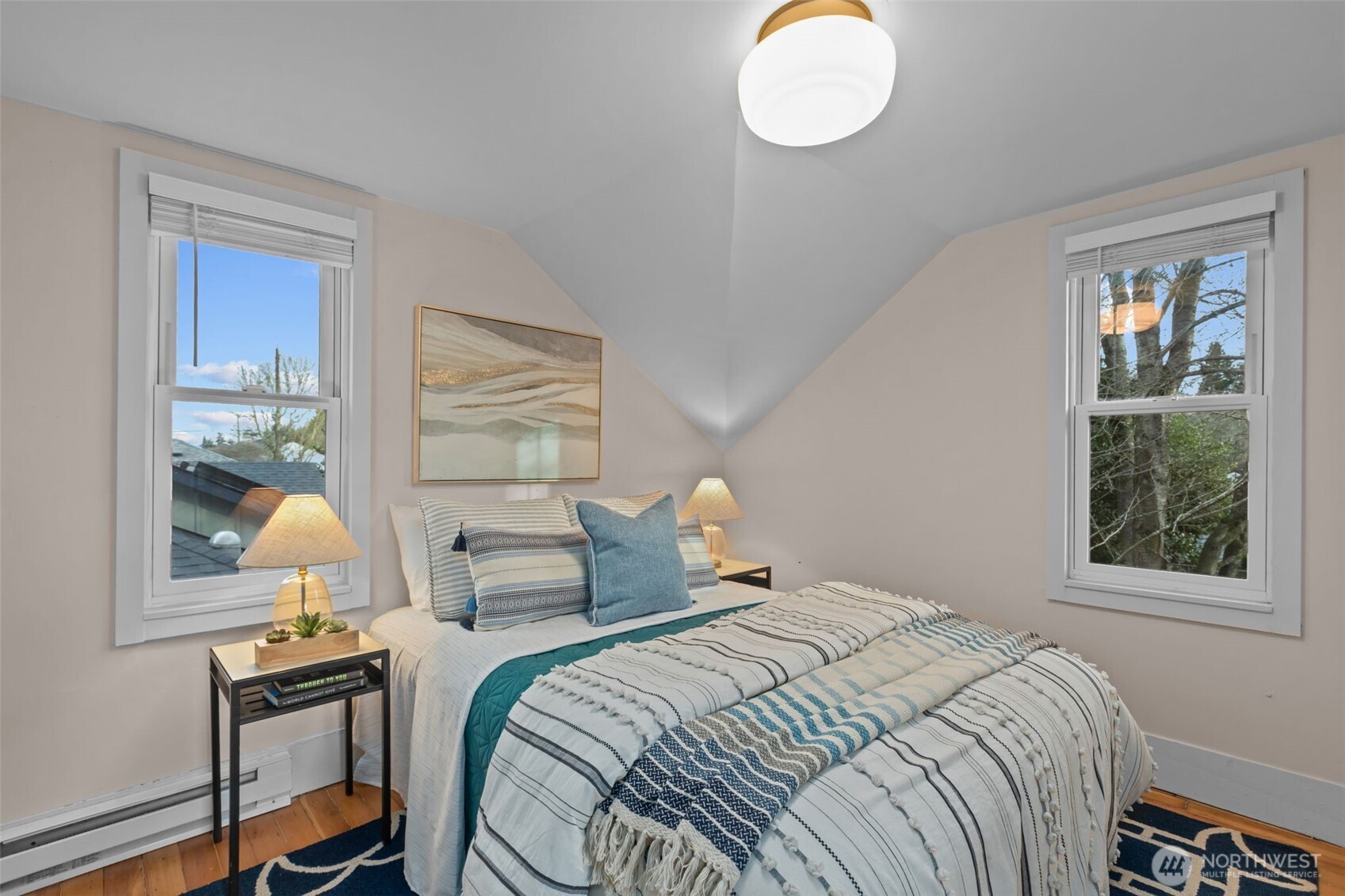 3915 SW Hinds Street , Seattle, WA 98116