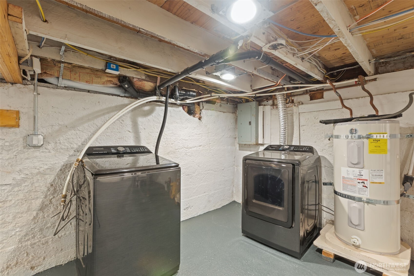 3915 SW Hinds Street , Seattle, WA 98116