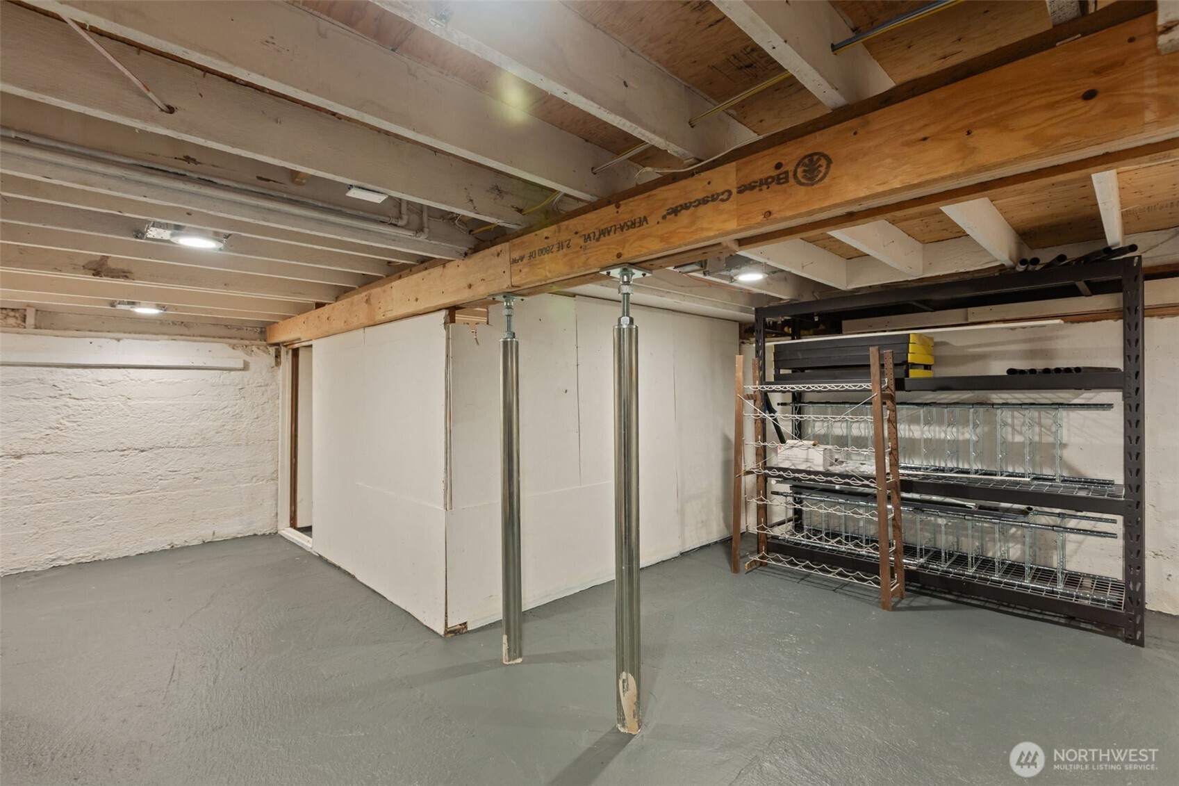 3915 SW Hinds Street , Seattle, WA 98116