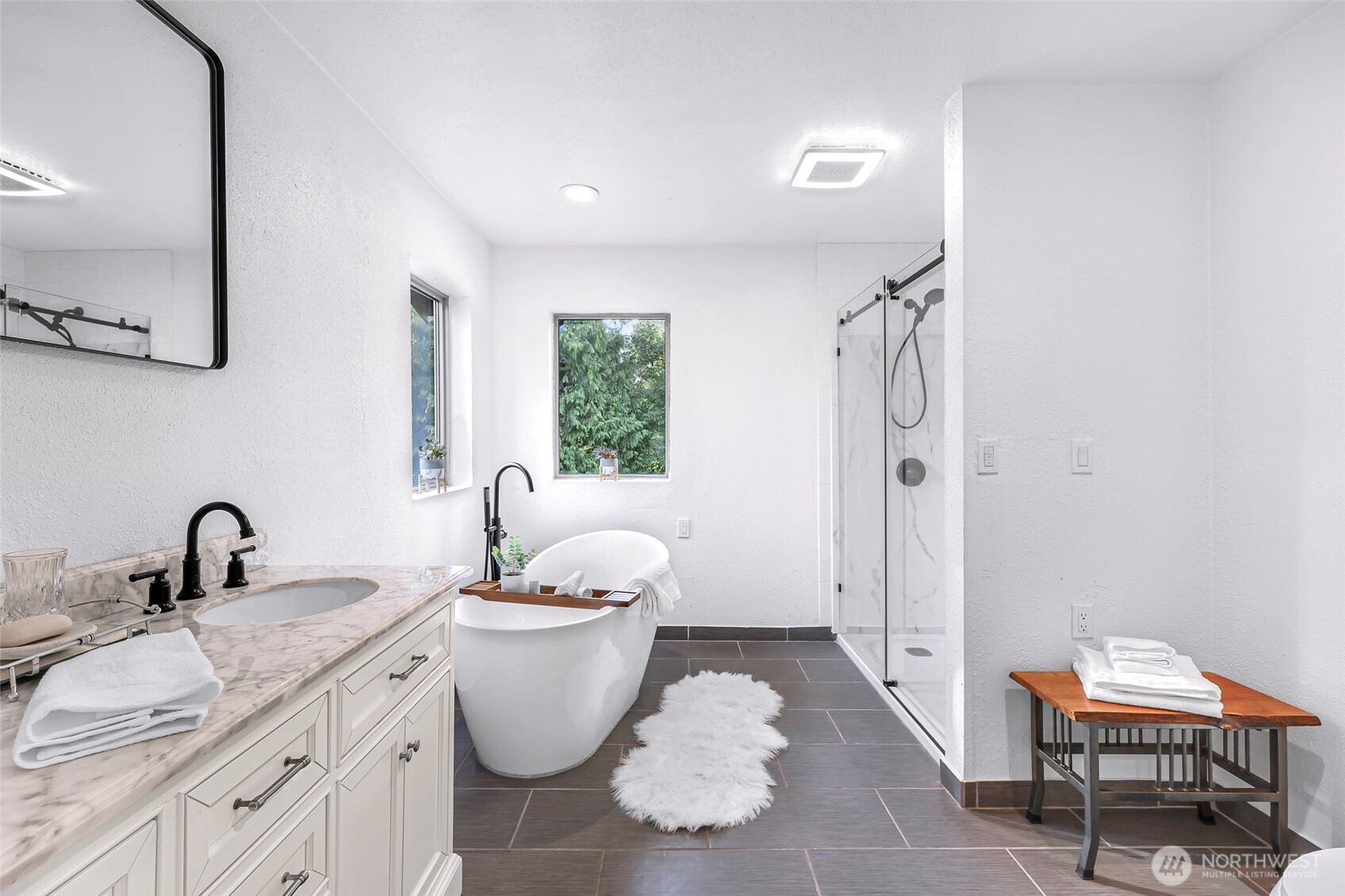 4104 Loomis Trail Road , Blaine, WA 98230