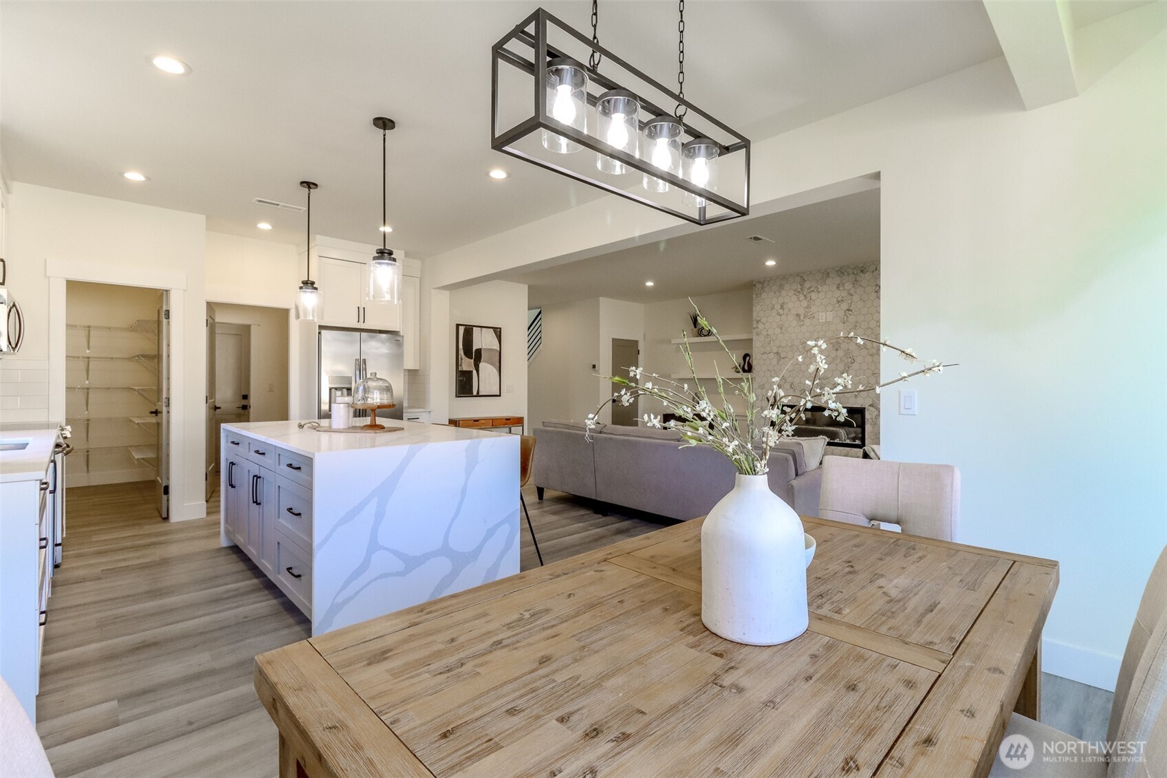 124 S 108th Place , Seattle, WA 98168