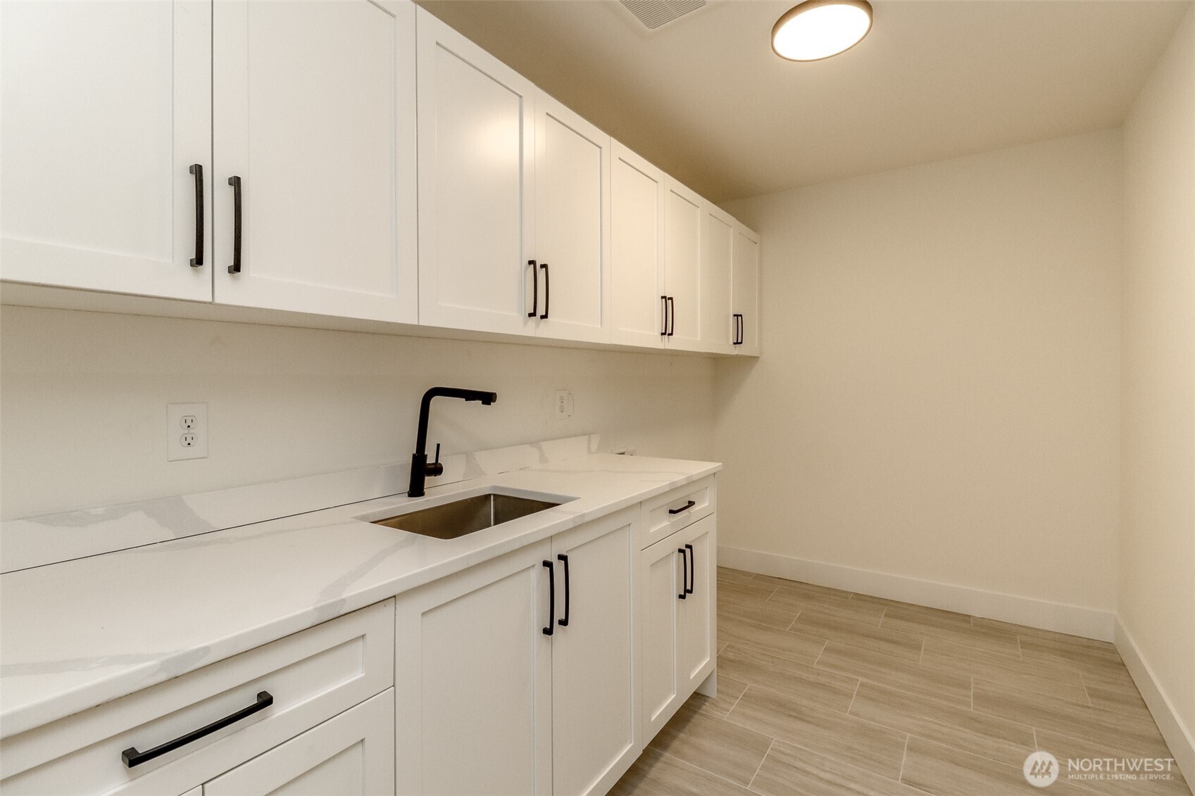 124 S 108th Place , Seattle, WA 98168