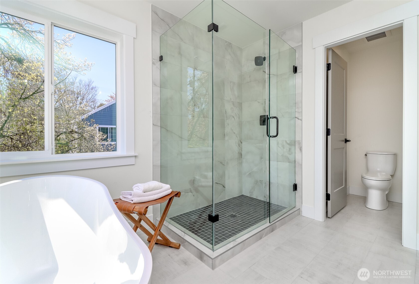 124 S 108th Place , Seattle, WA 98168