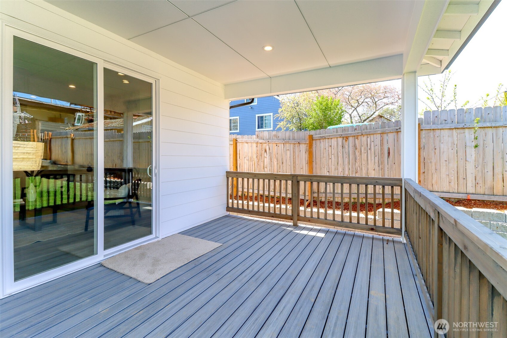 124 S 108th Place , Seattle, WA 98168