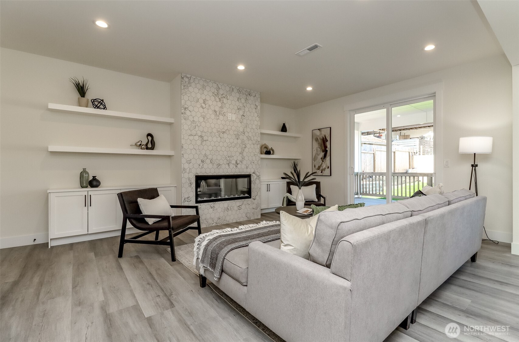 124 S 108th Place , Seattle, WA 98168