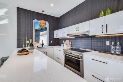 6356 47th Avenue S, Seattle, WA 98118 - Photo 9