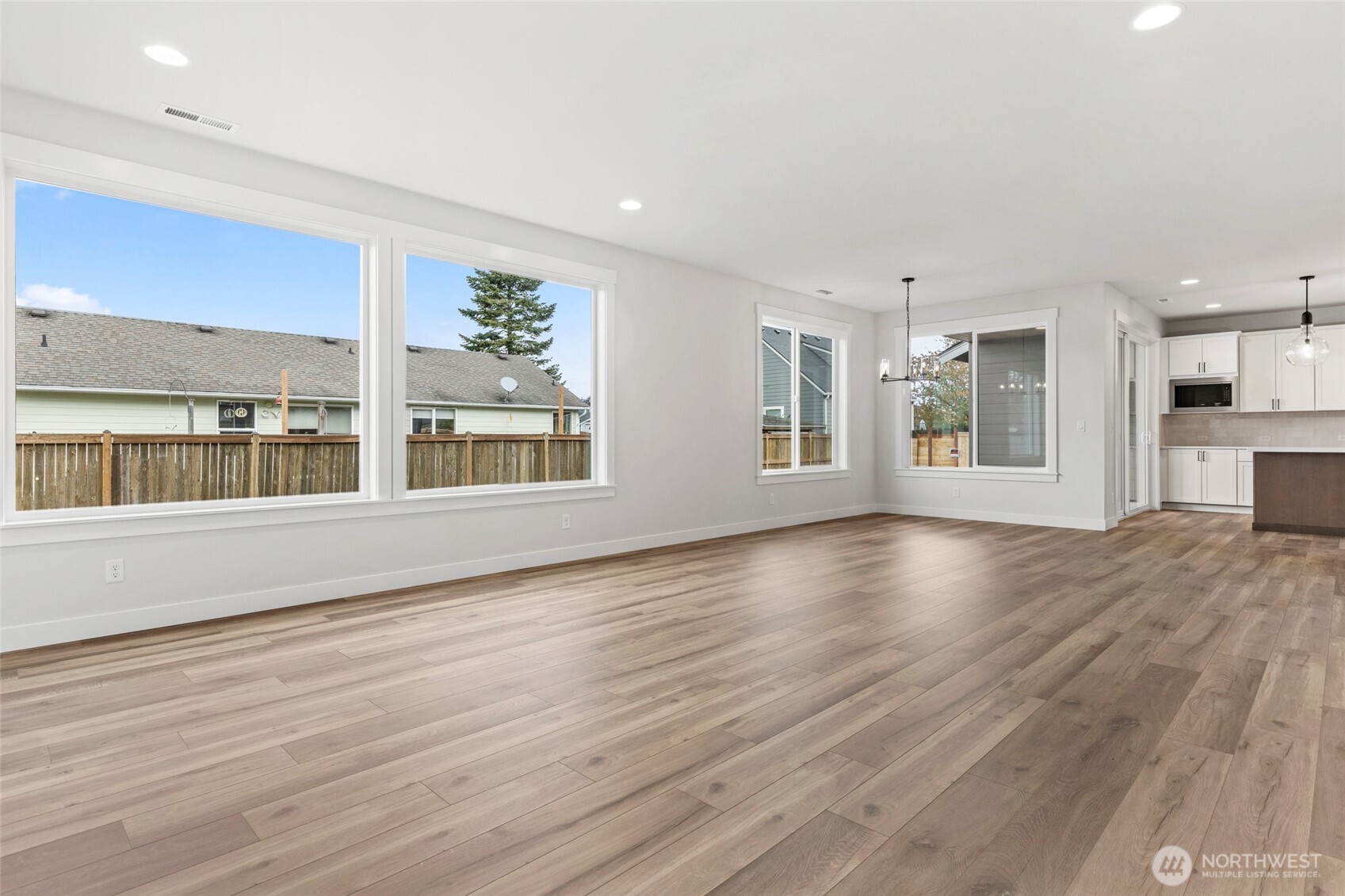 1573 Lockridge Loop E, Enumclaw, WA 98022