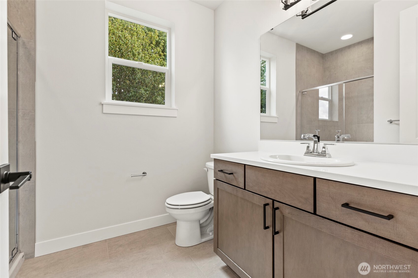 1573 Lockridge Loop E, Enumclaw, WA 98022