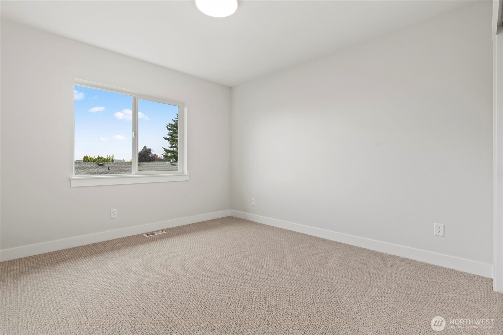 1573 Lockridge Loop E, Enumclaw, WA 98022