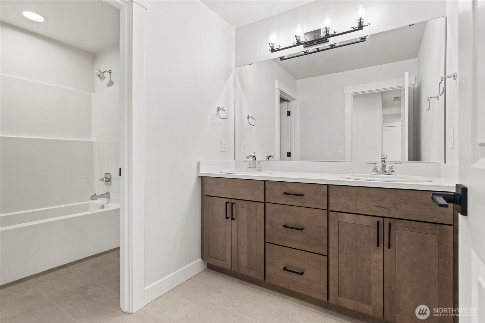 1573 Lockridge Loop E, Enumclaw, WA 98022