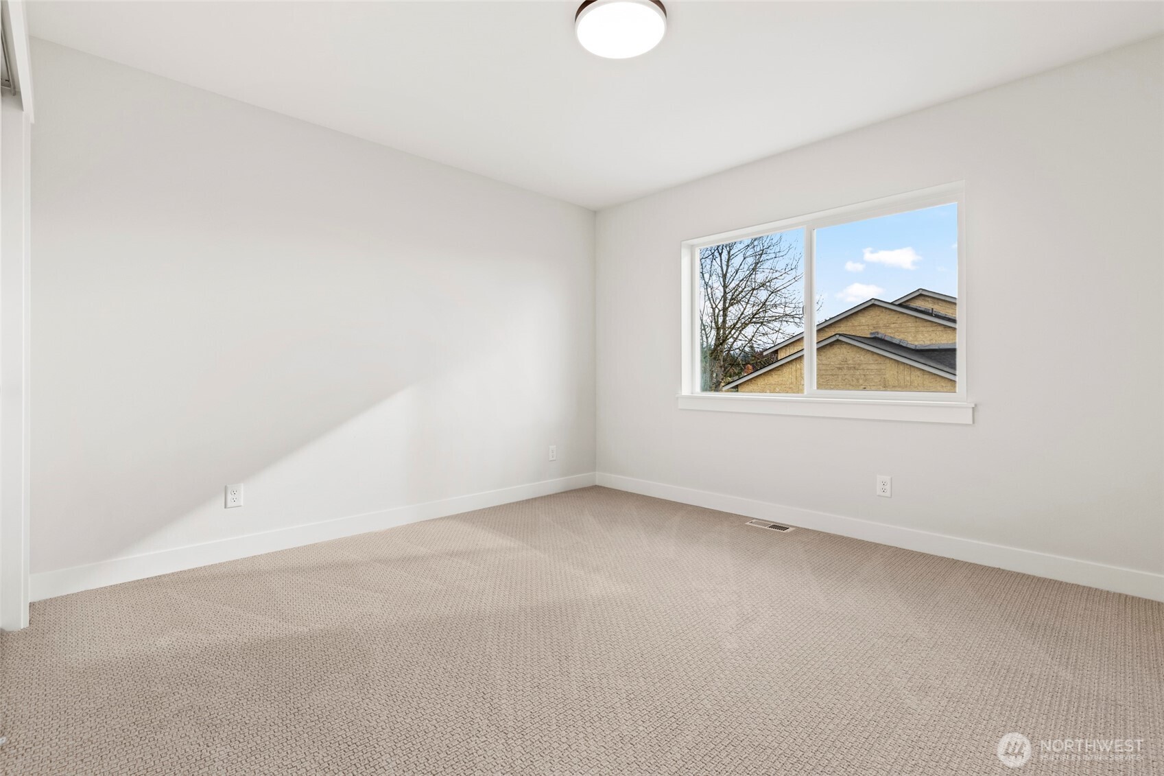 1573 Lockridge Loop E, Enumclaw, WA 98022